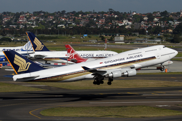 SINGAPORE BOEING 747 400 SYD RF IMG_8863.jpg