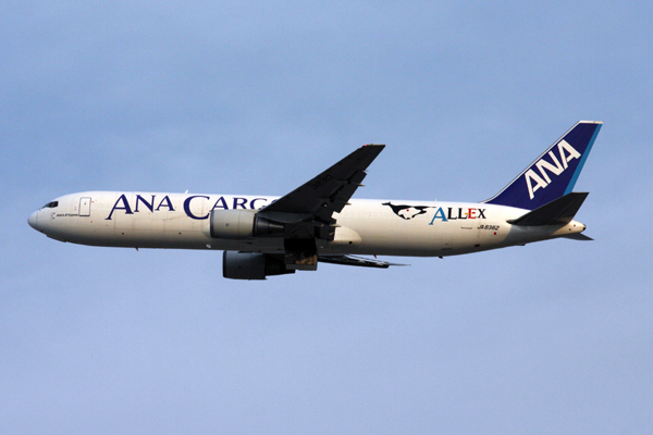 ANA CARGO BOEING 767 300F BKK RF IMG_0361.jpg