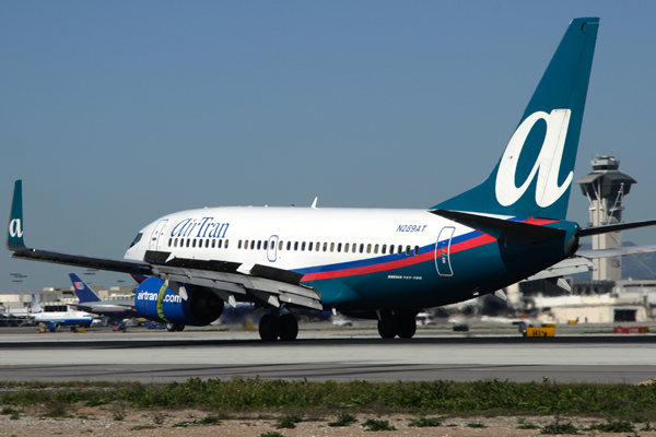 AIR TRAN BOEING 737 700 LAX RF IMG_3139.jpg