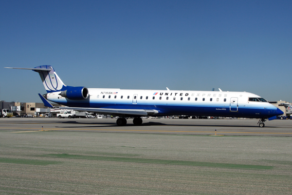 UNITED EXPRESS CANADAIR CRJ900 LAX RF IMG_3202.jpg