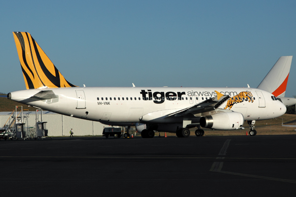 TIGER AIRWAYS AIRBUS A320 HBA RF IMG_0079.jpg