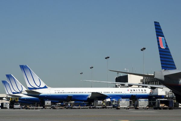 UNITED TAILS LAX RF IMG_3495.jpg