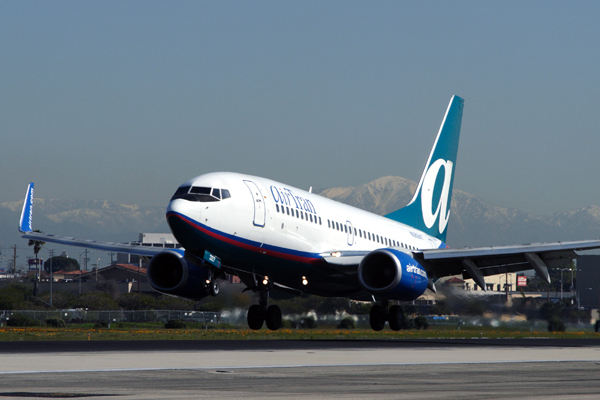 AIR TRAN BOEING 737 700 LAX RF IMG_3478.jpg