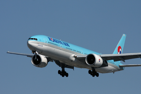 KOREAN AIR BOEING 777 300ER LAX RF IMG_0801.jpg