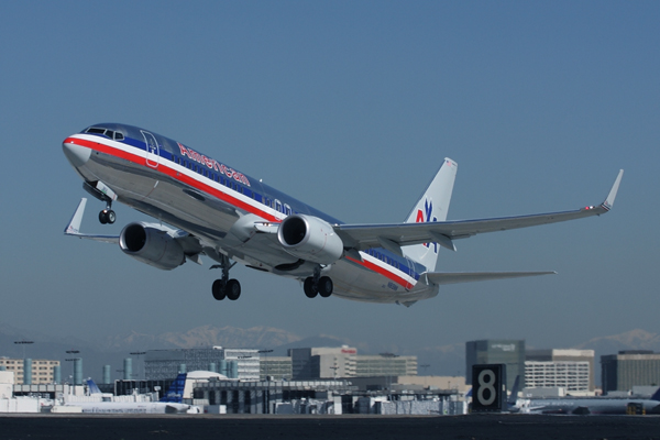 AMERICAN BOEING 737 800 LAX RF IMG_0975.jpg