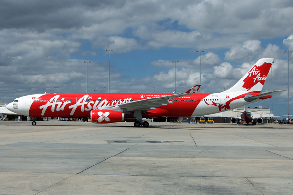 AIR ASIA AIRBUS A330 300 MEL RF IMG_0167.jpg