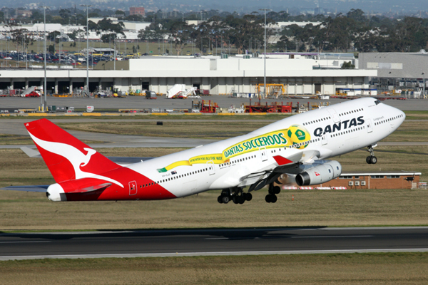 QANTAS BOEING 747 400 MEL RF IMG_1537.jpg