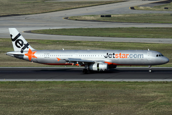 JETSTAR AIRBUS A321 MEL RF IMG_0253.jpg