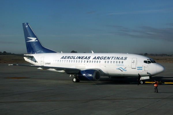 AEROLINEAS ARGENTINAS BOEING 737 500 MDZ RF IMG_4275 .jpg
