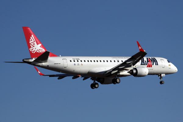 LAM MOCAMBIQUE EMBRAER 190 JNB RF IMG_5882.jpg