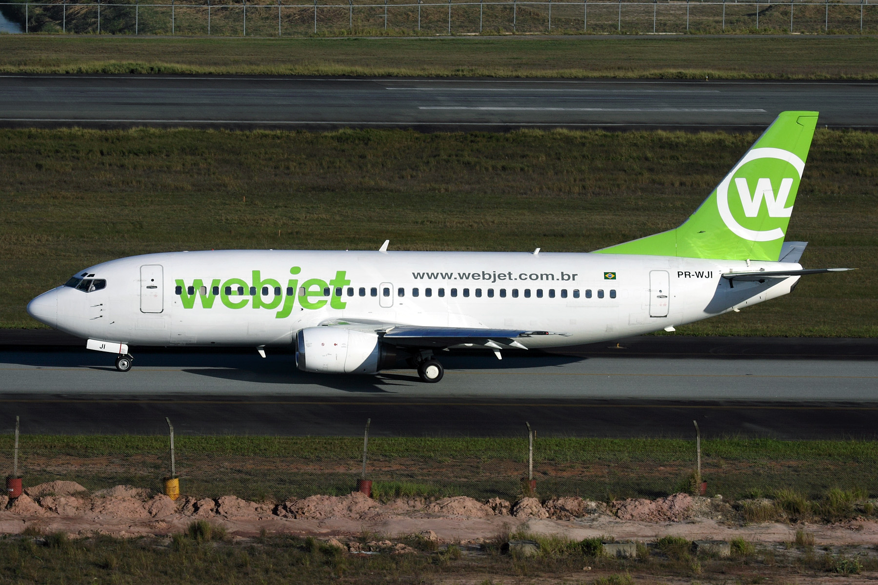 WEBJET BOEING 737 300 GRU RF IMG_4840.jpg
