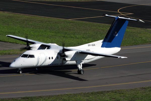 AIR CRUISING AUSTRALIA DASH 8 200 SYD RF IMG_9925.jpg