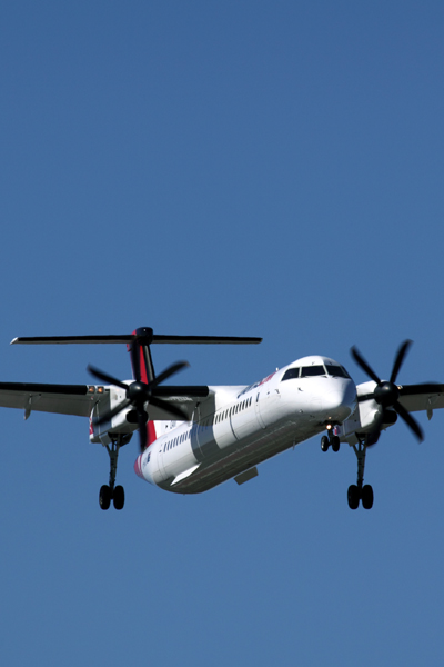 QANTAS LINK DASH 8 400 SYD RF IMG_0285.jpg