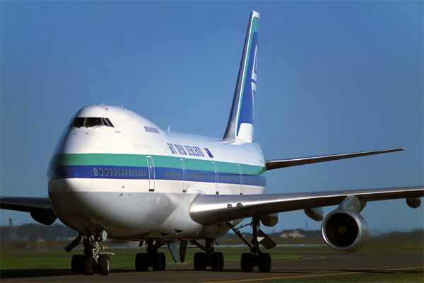 AIR NEW ZEALAND BOEING 747 200 SYD RF 783 31.jpg