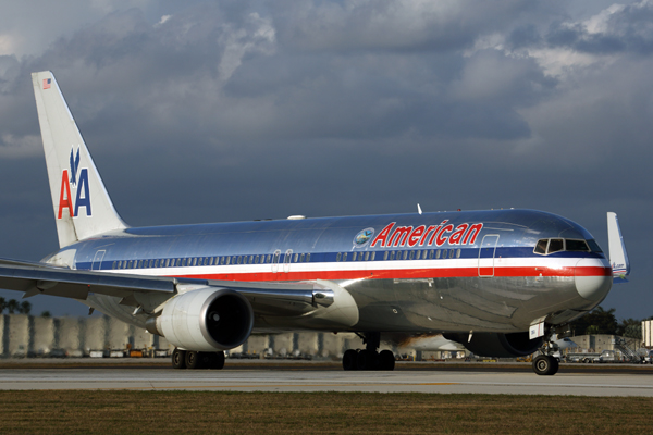 AMERICAN BOEING 767 300 MIA RF 5K5A9391.jpg