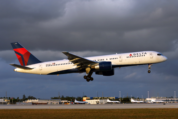 DELTA BOEING 757 200 MIA RF 5K5A9436.jpg