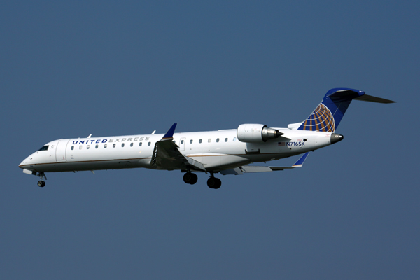 UNITED EXPRESS CANADAIR CRJ700 LAX RF 5K5A8821.jpg