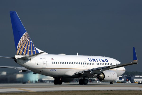 UNITED BOEING 737 700 IAH RF 5K5A8948.jpg