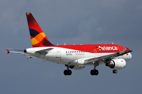 AVIANCA AIRBUS A318 MIA RF 5K5A9638.jpg