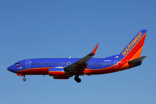 SOUTHWEST BOEING 737 700 LAS RF 5K5A9950.jpg