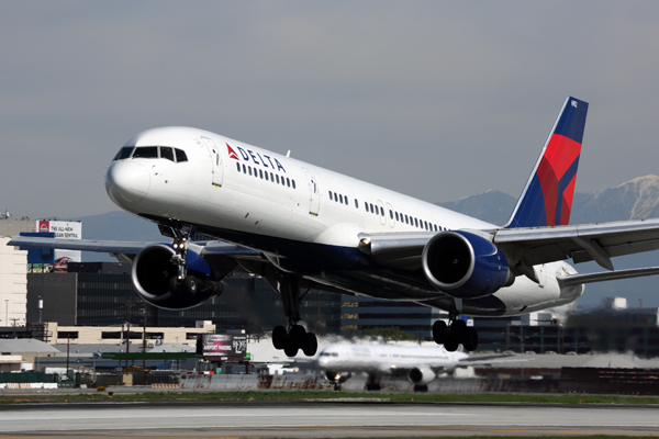 DELTA BOEING 757 200 LAX RF 5K5A0220.jpg