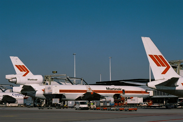 MARTINAIR MD11 AMS RF 1776 23.jpg