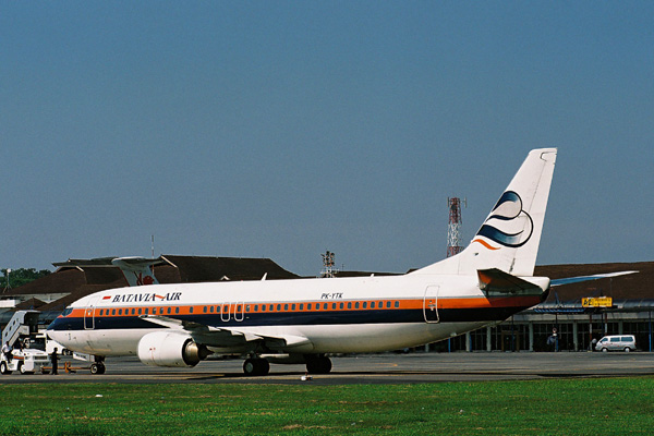 BATAVIA AIR BOEING 737 400 SUB RF 1840 35.jpg
