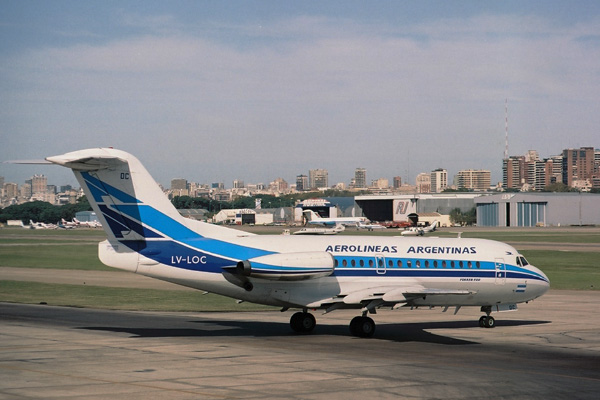 AEROLINEAS ARGENTINAS FOKKER F28 1000 AEP RF.jpg