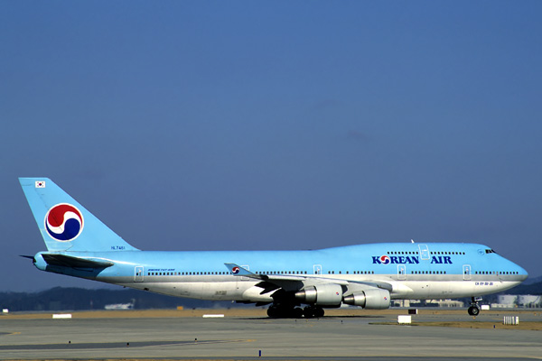KOREAN AIR BOEING 747 400 ICN RF.jpg