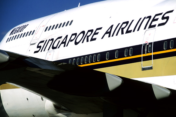 SINGAPORE AIRLINES BOEING 747 400 SIN RF.jpg