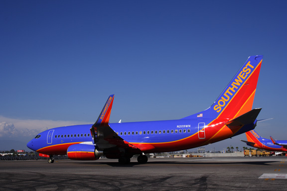 SOUTHWEST BOEING 737 700 LAX RF.jpg