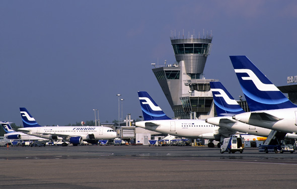 FINNAIR TAILS HEL RF.jpg