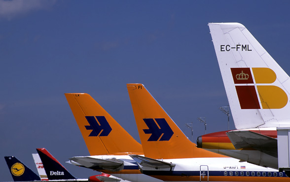 AIRCRAFT TAILS MUC RF.jpg