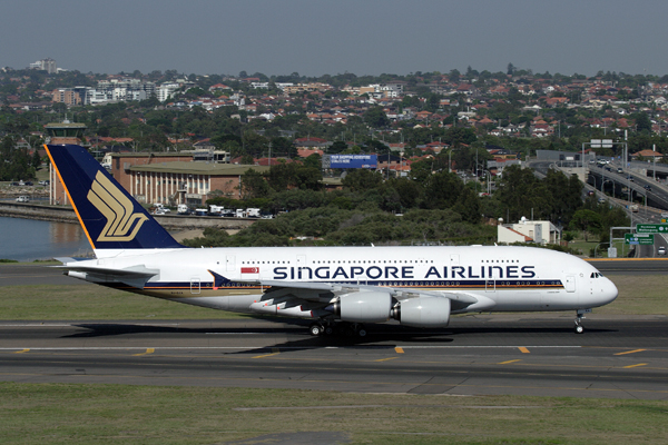 SINGAPORE AIRLINES AIRBUS A380 SYD RF IMG_5087.jpg