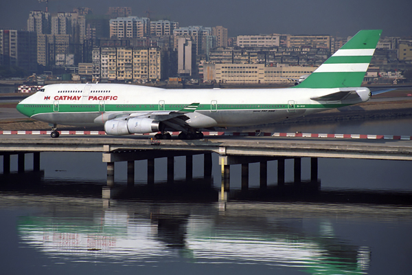 CATHAY PACIFIC BOEING 747 400 HKG RF 1198 18.jpg