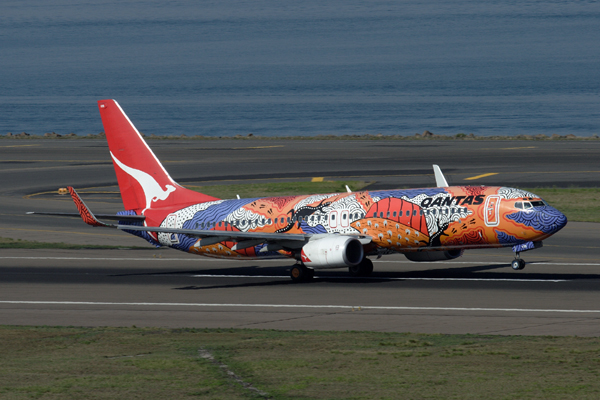 QANTAS BOEING 737 800 SYD RF IMG_5028.jpg