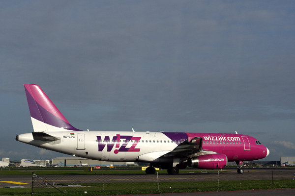 WIZZ AIRBUS A320 AMS RF IMG_5831.jpg