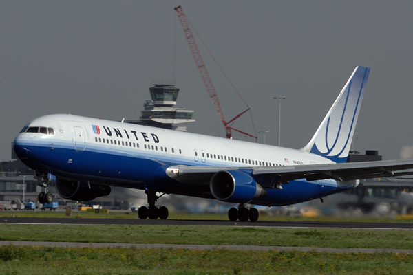 UNITED BOEING 767 300 AMS RF IMG_6346.jpg