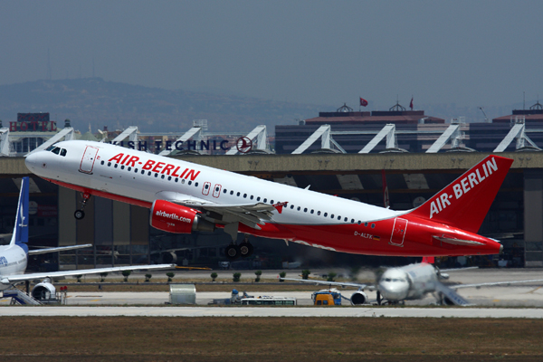 AIR BERLIN AIRBUS A320 IST RF IMG_4886.jpg