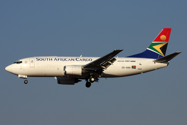 SOUTH AFRICAN CARGO BOEING 737 300F JNB RF IMG_6123.jpg