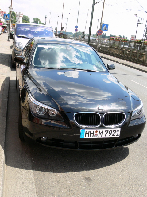 Rudesheim, Love the cloud refection in the BMW