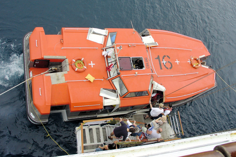 DSC01359 - Boarding the lifeboat to go ashore to San Blas