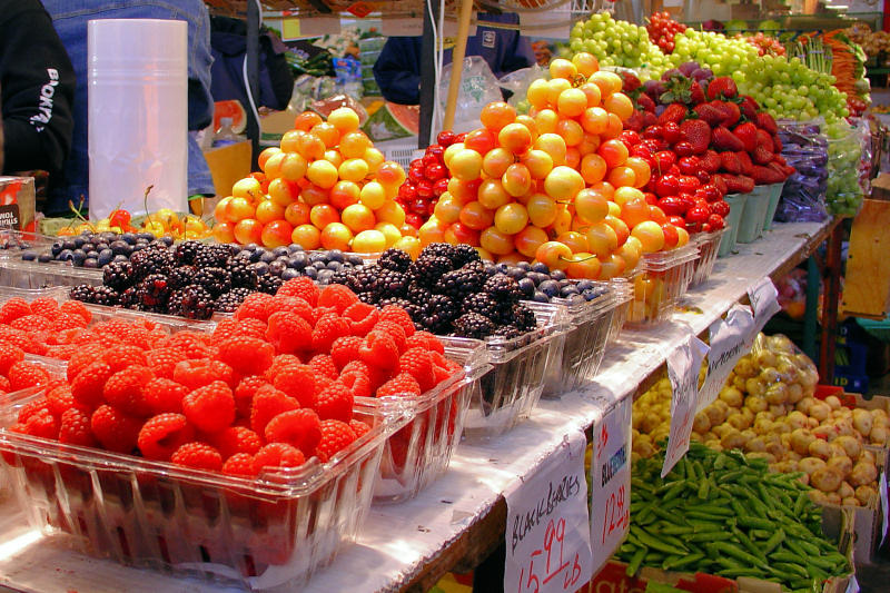 Pyramids of fruit in the Granville market