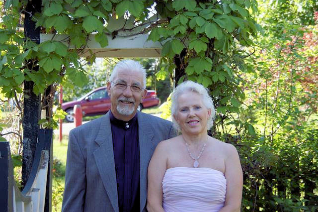 Annette and Tony 047 (Small).jpg