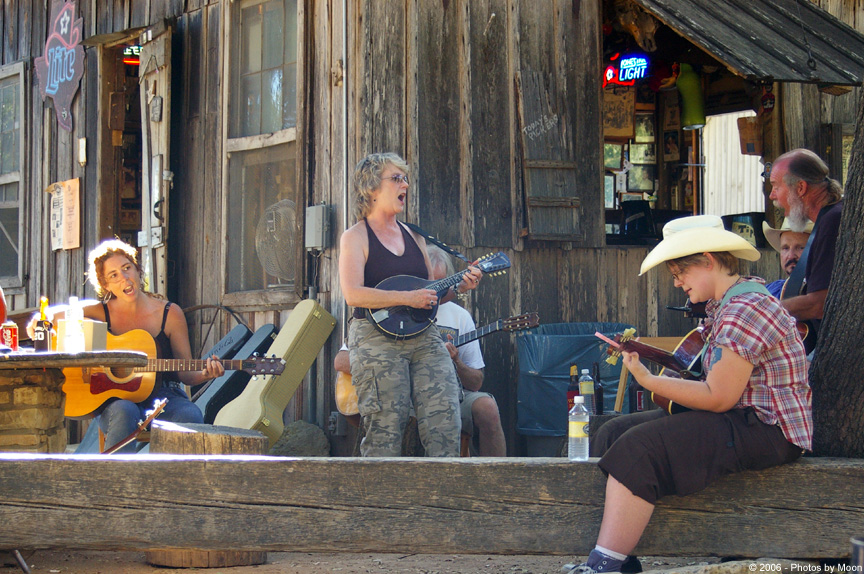 Luckenbach Musicians 0458.jpg