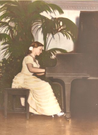 REBA LEE, THE MUSIC MAKER