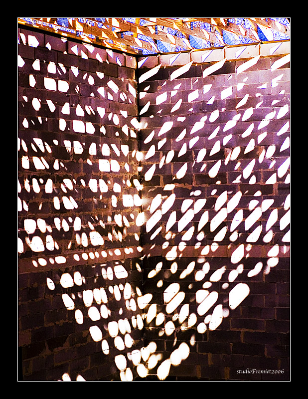 La Pyramide a lEnvers<br>Fremiet