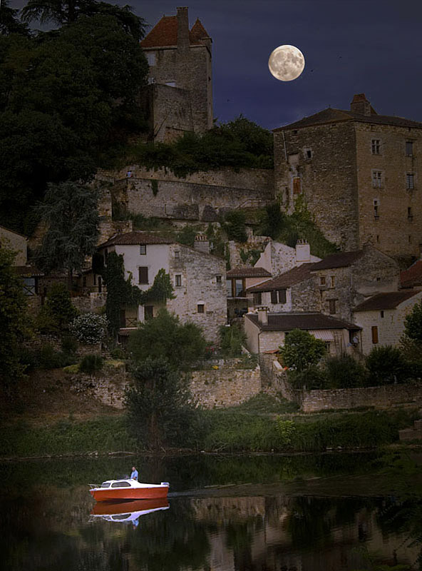 <b>7th Place [tie]</b><br>Moon over a medieval city<br>by Moti