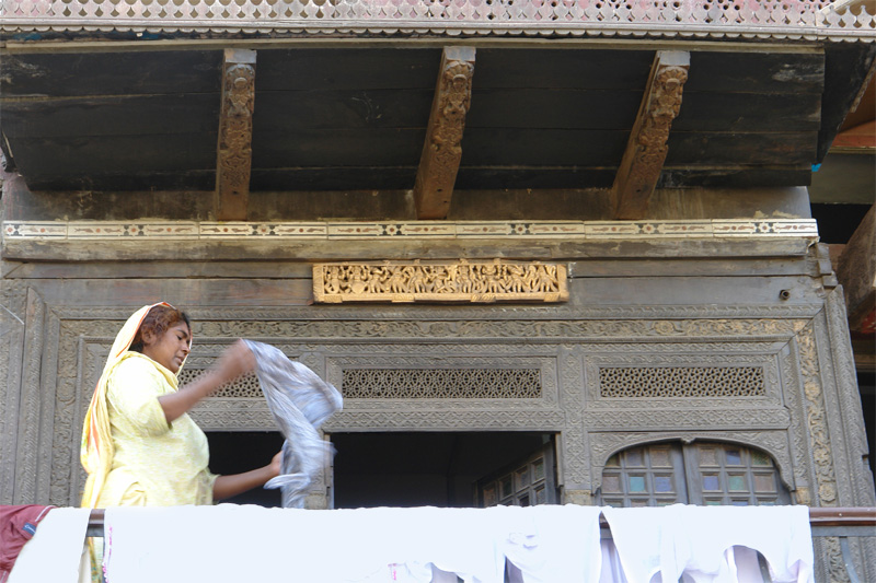 9th: Laundry on Balcony*<br>Old City - Lahore