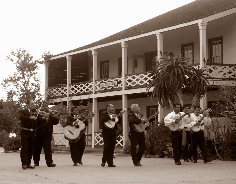 Strolling Mariachies